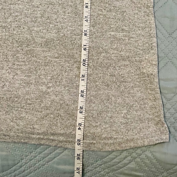Gray Knit Top, NEVER WORN, Lightweight, Size Small - Picture 4 of 6